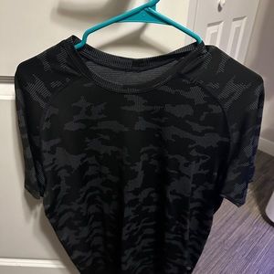 Men’s Metal Vent Tech Short-Sleeve Shirt